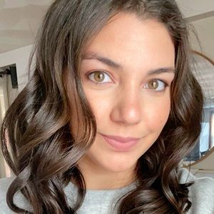 Meet your Posher, Claire